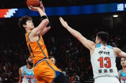爱游戏官方 -包含赛前上海久事备战NBA总决赛，绝杀压哨细节曝光，话题不断，年轻球员得到机会的词条